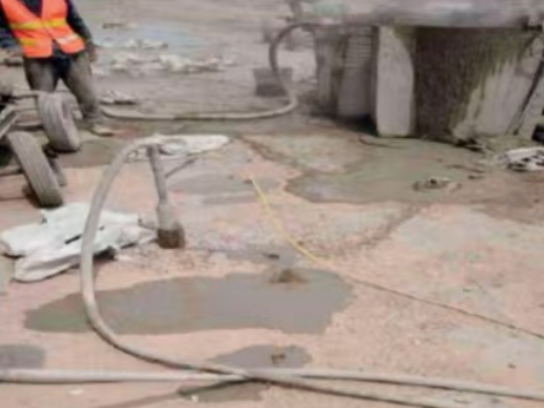 索县水泥混凝土路面板底注浆技术 路面脱空注浆整治方案